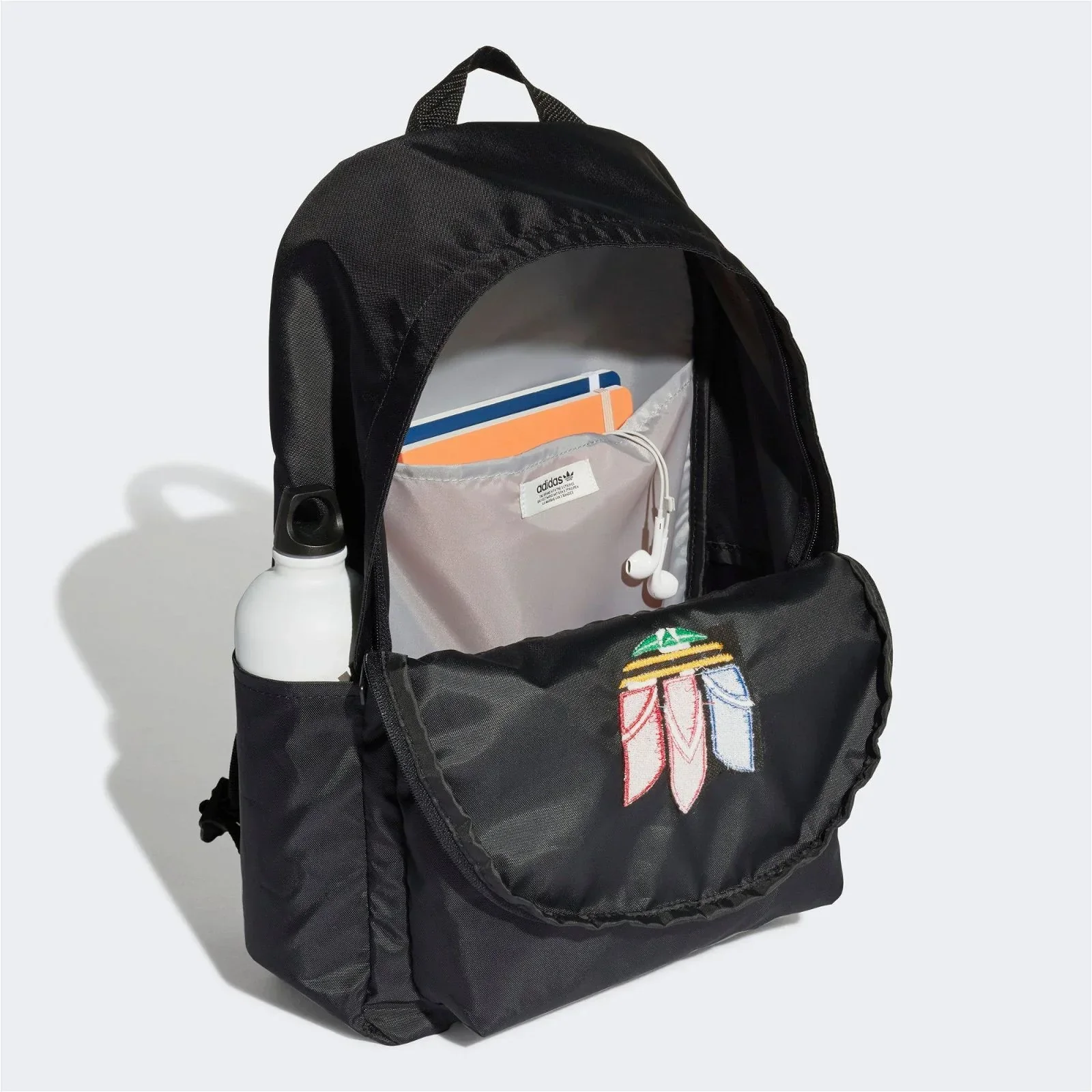 adidas Originals Adicolor Classic 3D Backpack - Black - Image 2