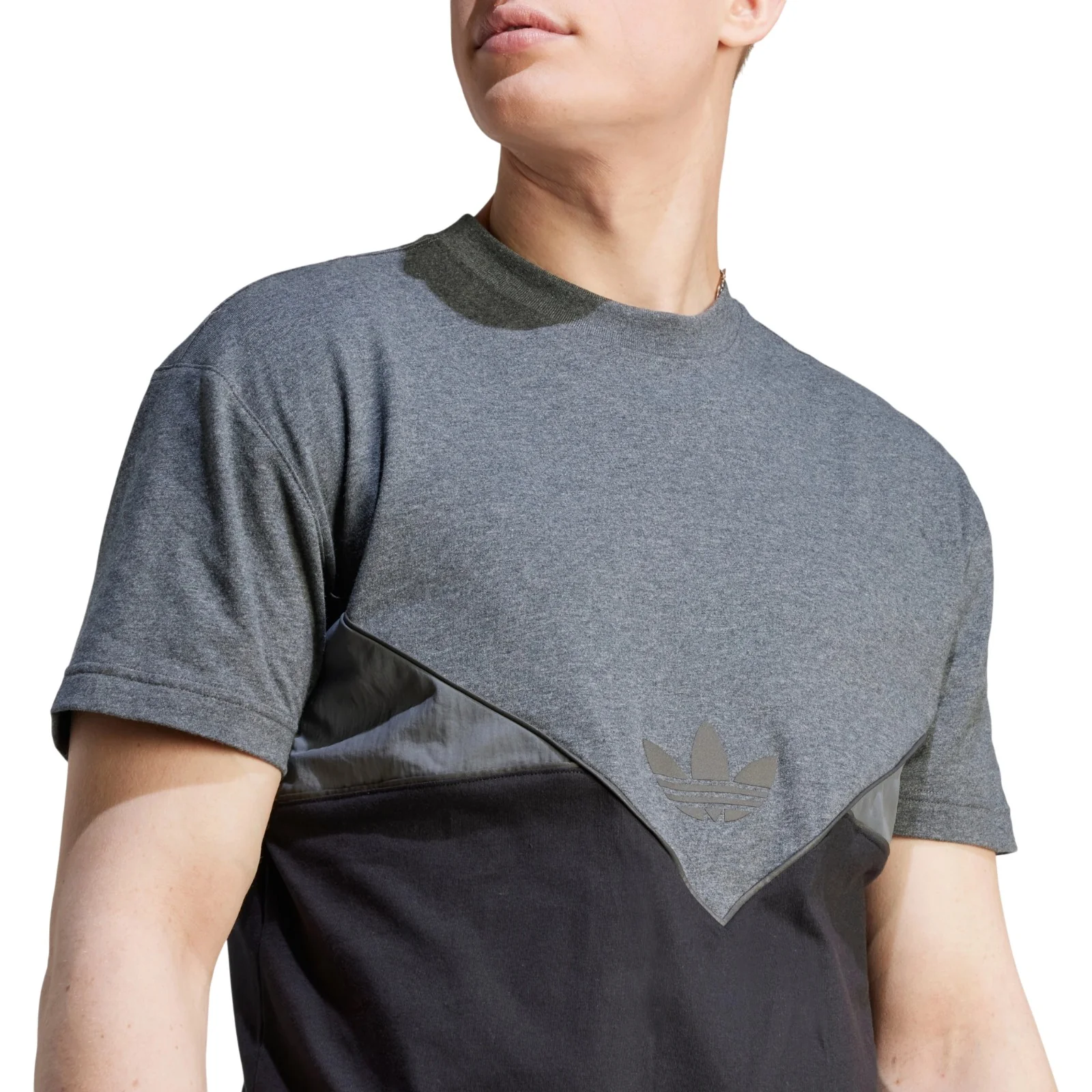 adidas Originals Adicolor Seasonal Reflective T-Shirt - Grey - Image 4
