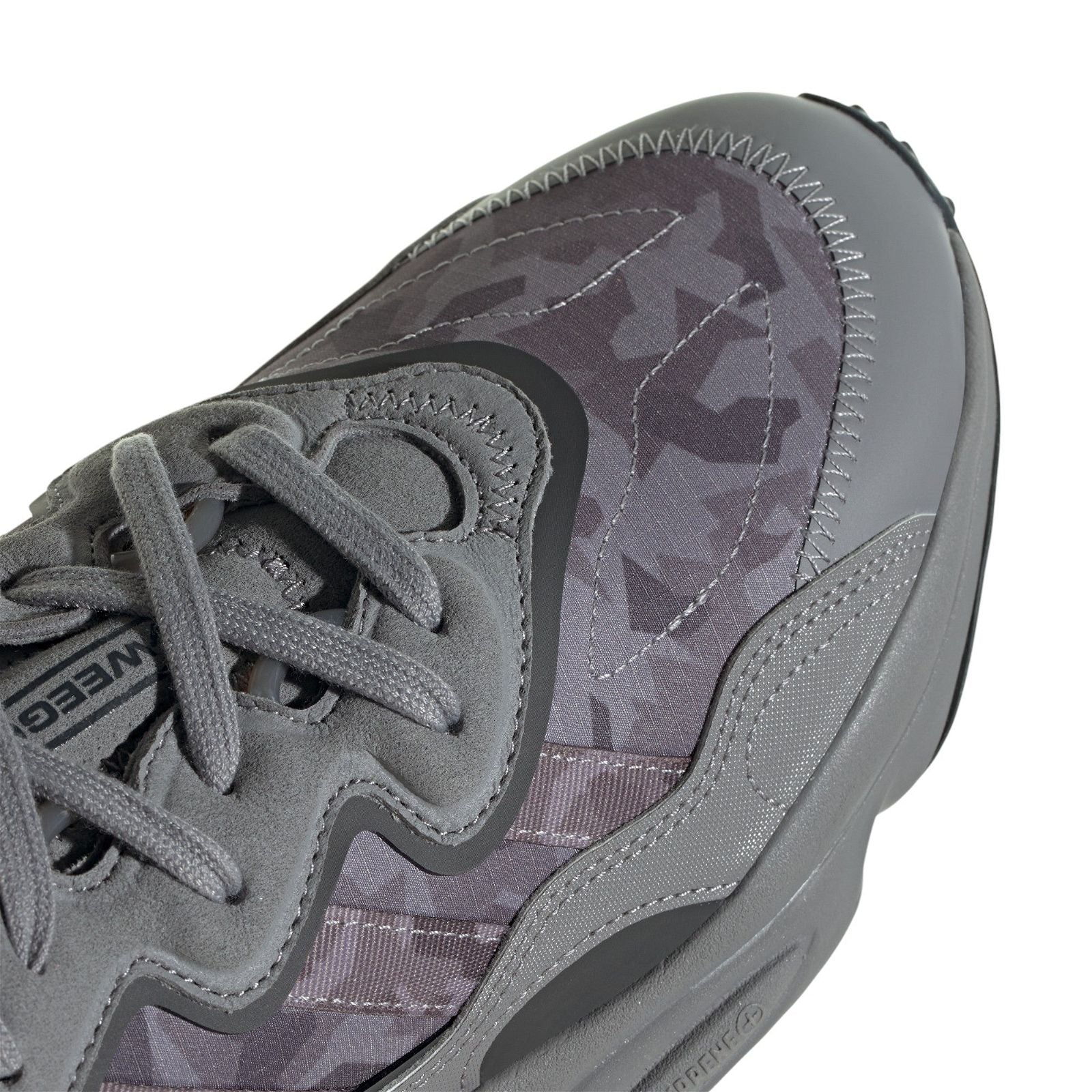 adidas Originals OZWEEGO Shoes - Grey - Image 4