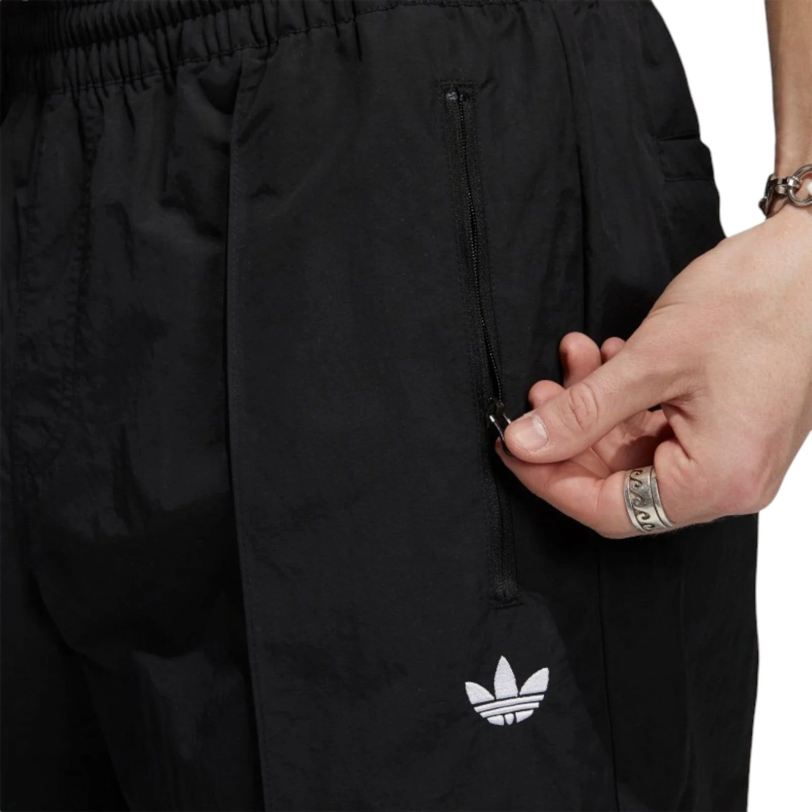 adidas Originals Skateboarding Pintuck Pants - Black - Image 3