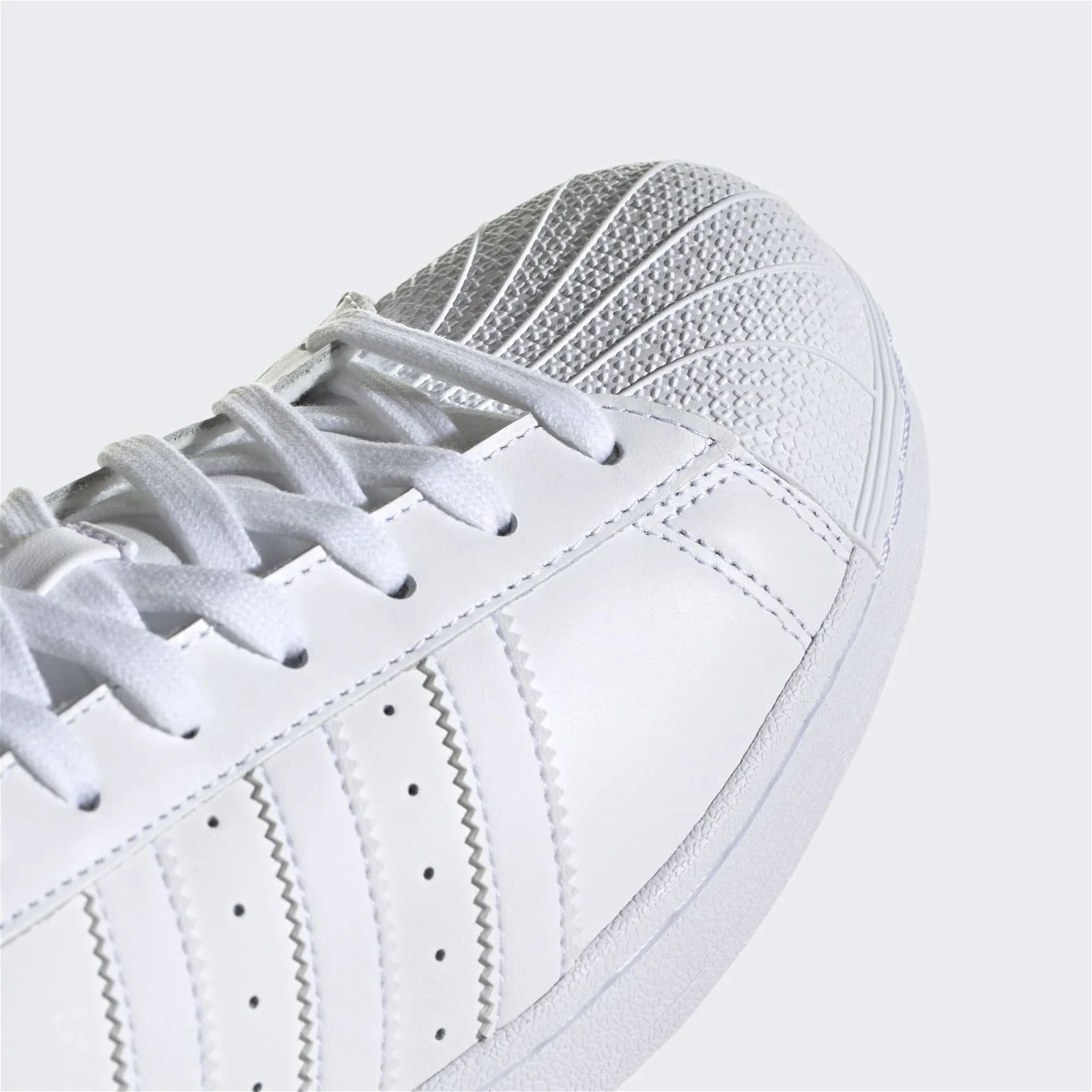 adidas Originals Unisex Superstar Foundation Shoes - White - Image 4