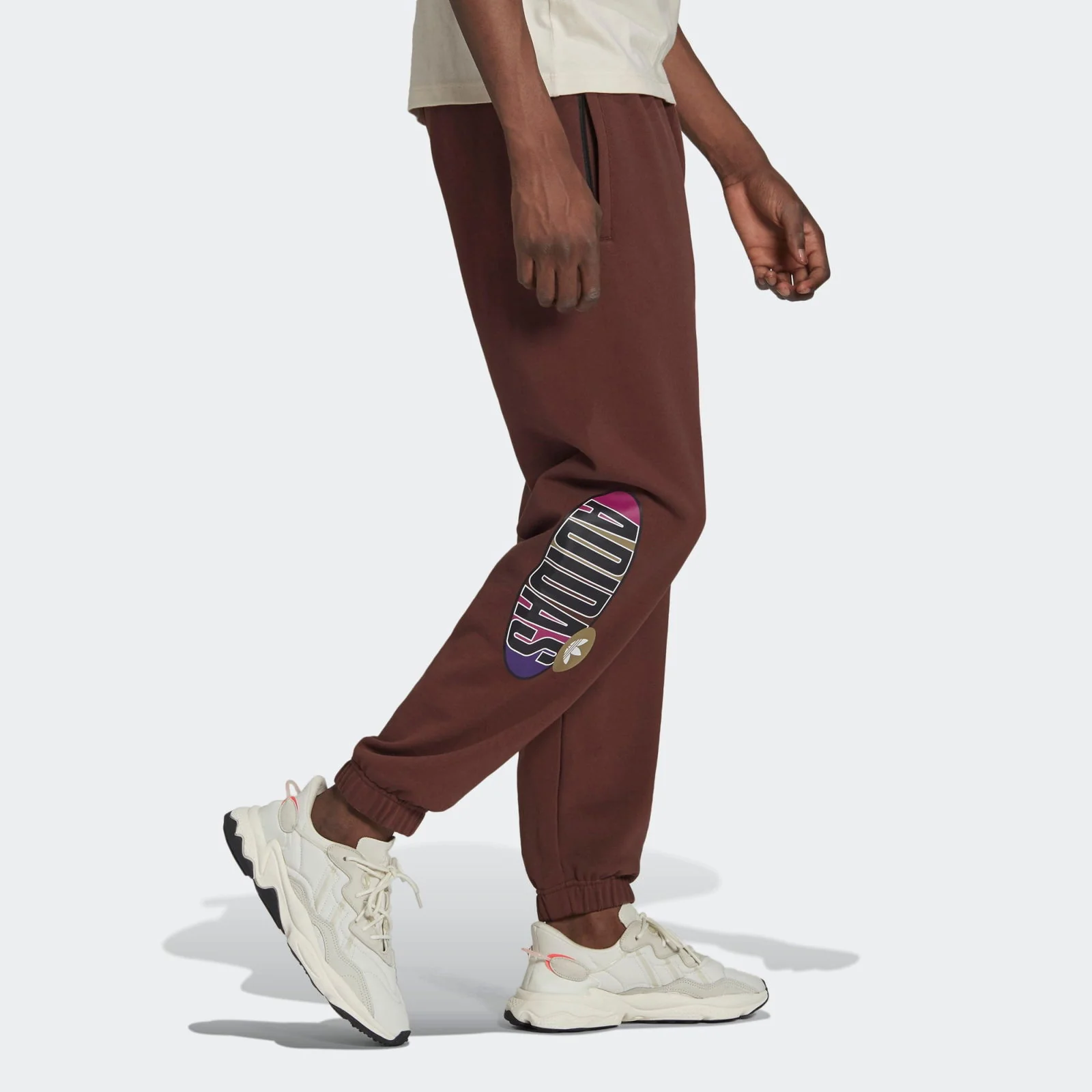 adidas Originals Trefoil A33 Joggers - Brown Auburn - Image 3