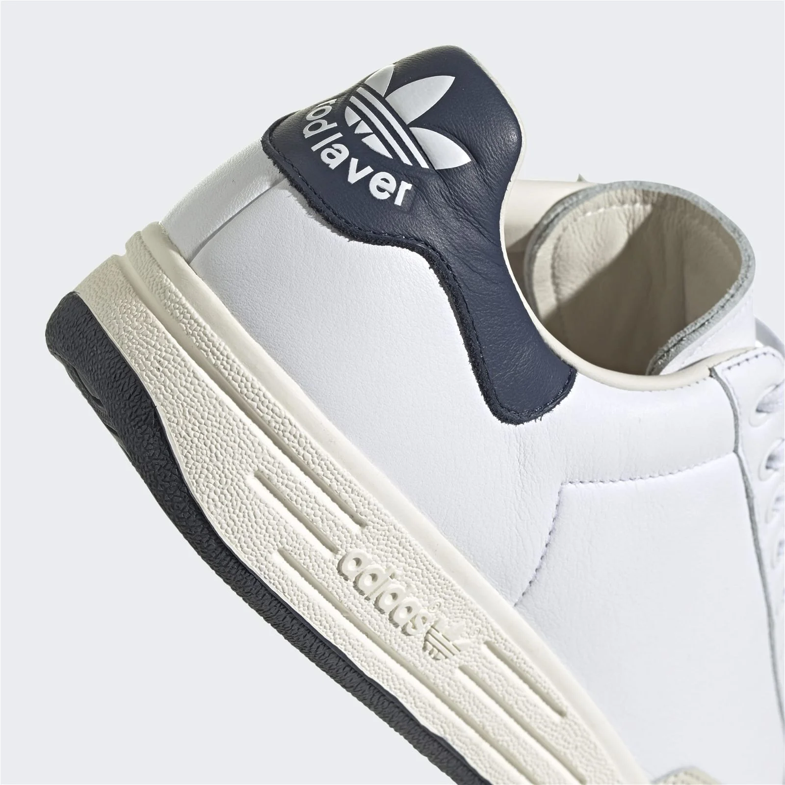 adidas Originals Unisex Rod Laver Shoes - White / Navy - Image 4