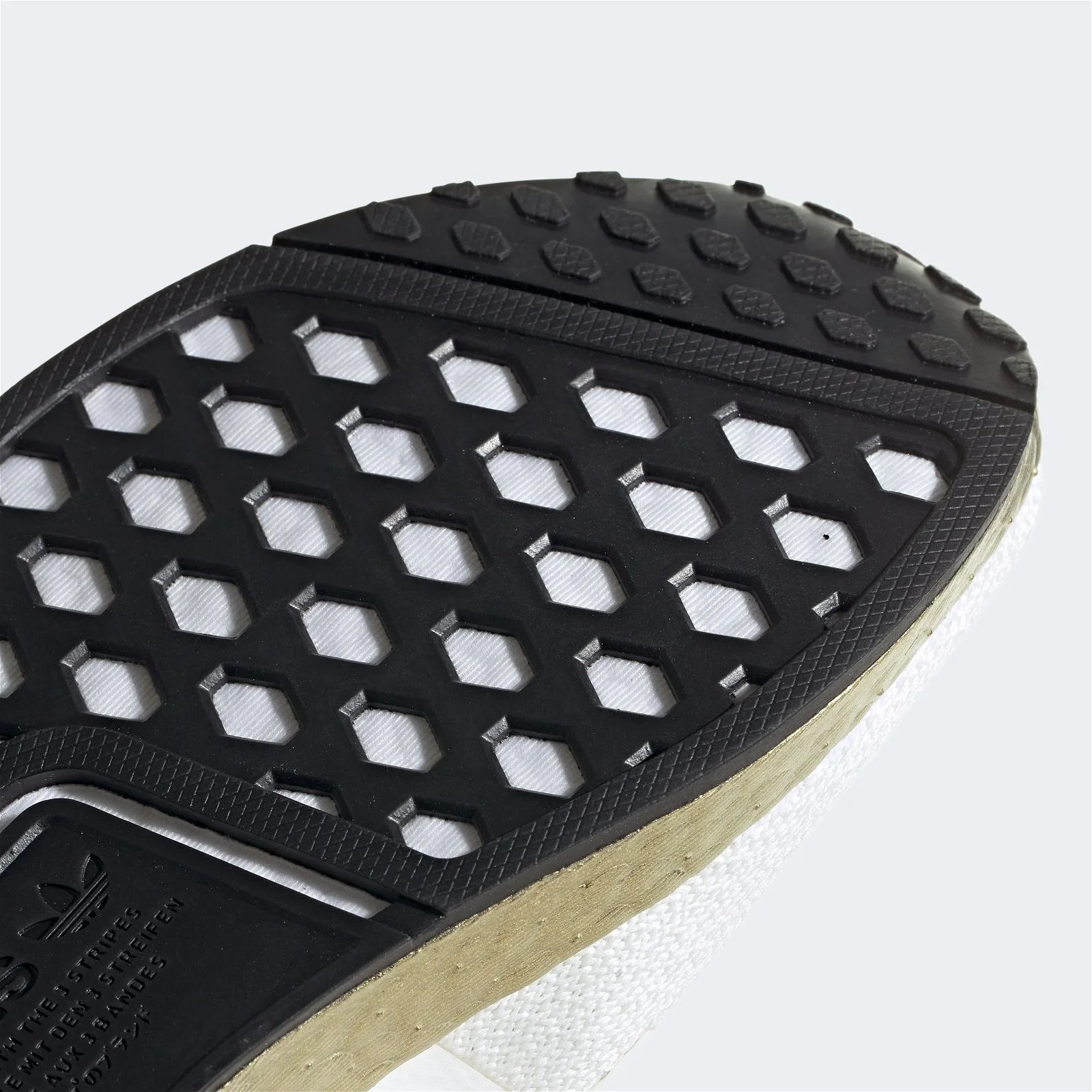 adidas Originals Womens NMD_R1 V2 Shoes - Cloud White / Gold - Image 6