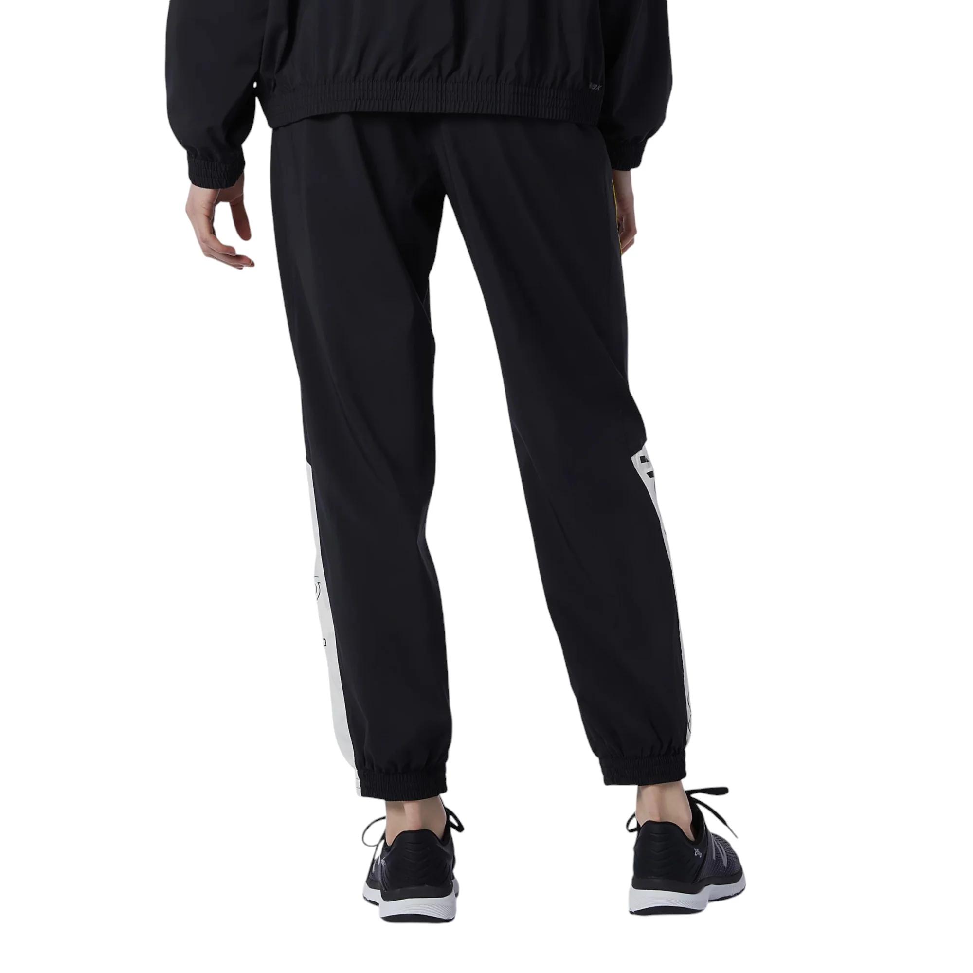 New Balance Womens Relentless Woven Joggers - Black - Image 3
