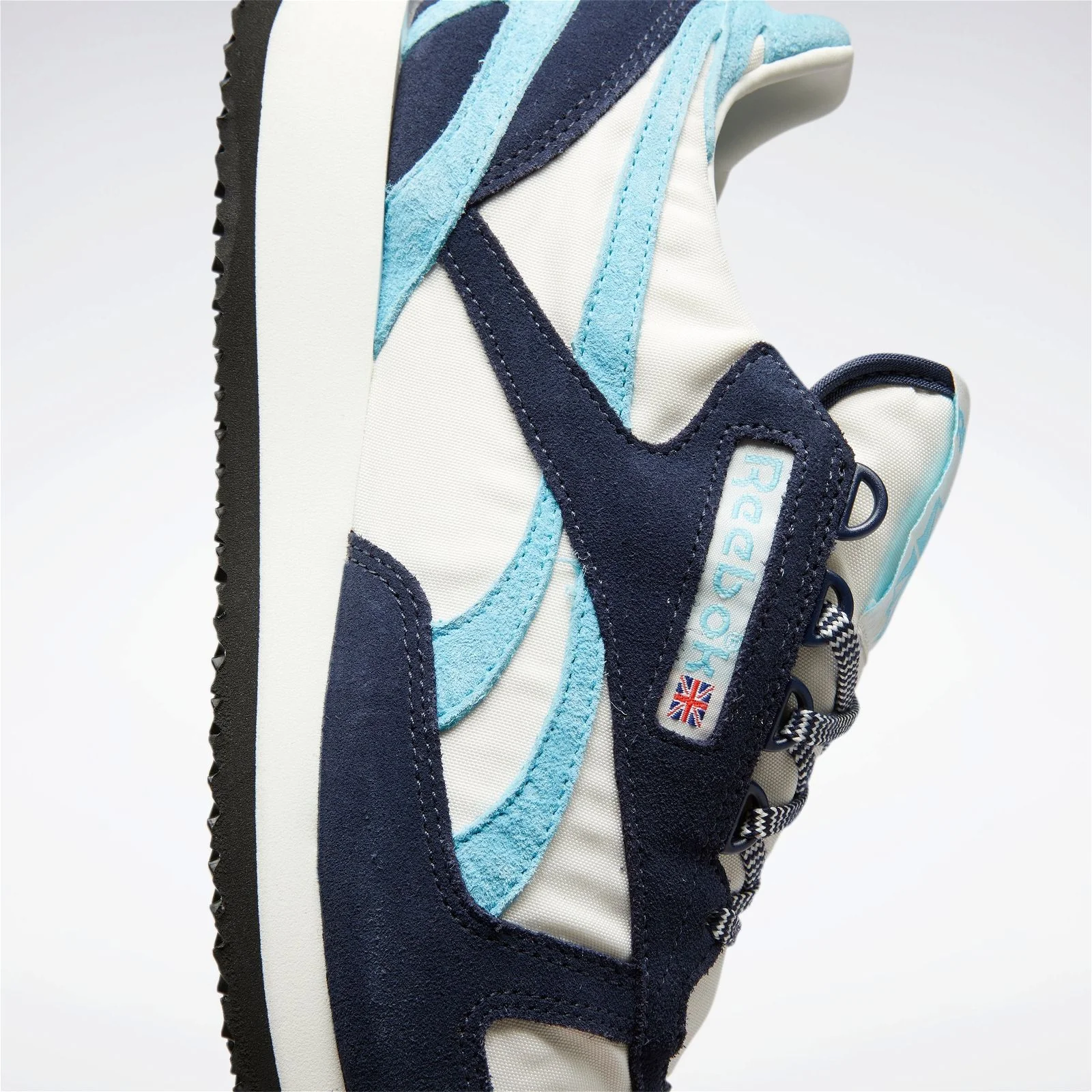Reebok Classics Unisex Victory G Gore-tex Shoes - Blue - Image 4